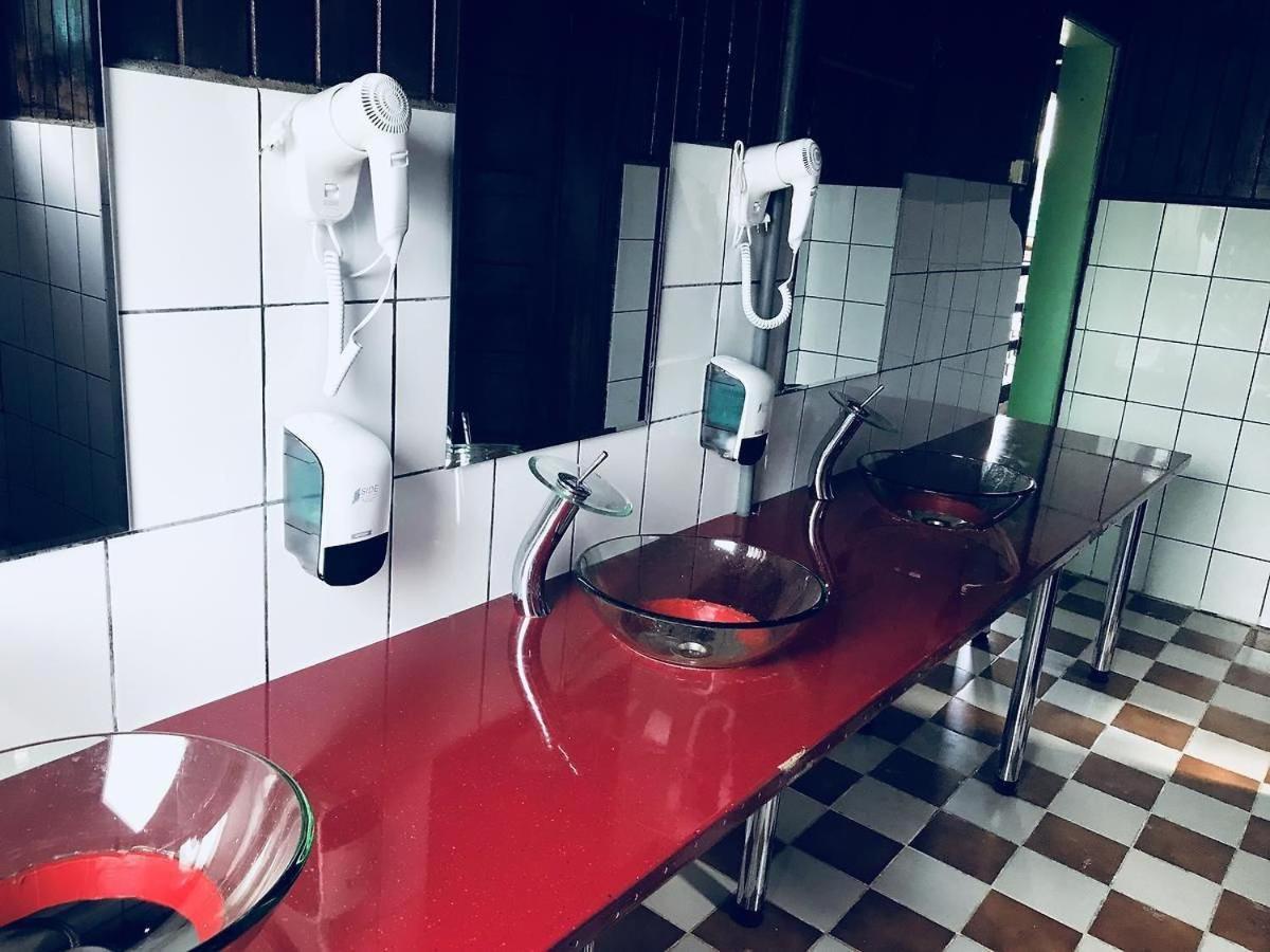 Hostel Flamingo Костинешти Экстерьер фото